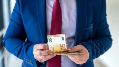 Augmentations 2025 : ce que votre patron vous donnera et ce que vous pourriez EXIGER pour ne pas perdre du pouvoir d’achat