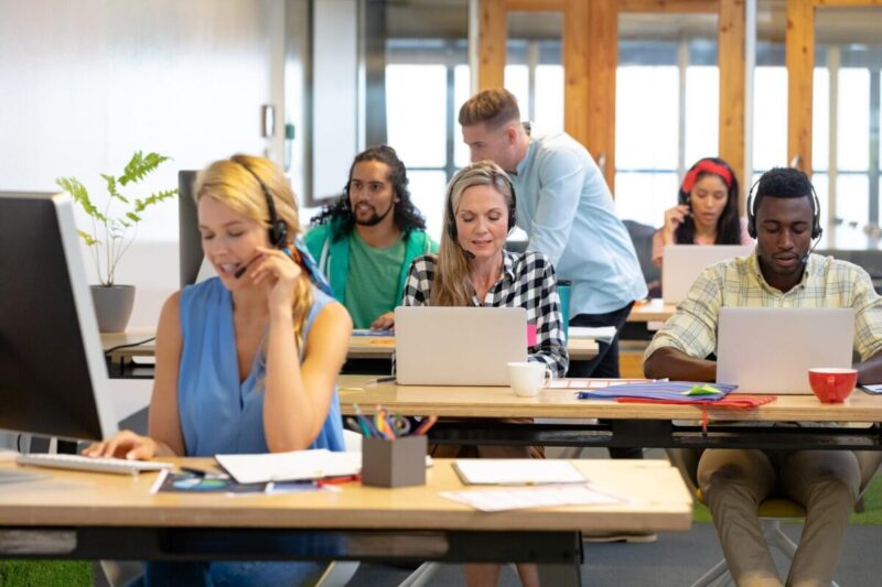 Ils n'ont aucun diplôme mais décrochent les meilleurs jobs : la revanche de ces profils mis à la porte